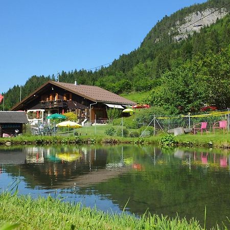 Backpacker Le Petit Baroudeur Hostel Champéry Екстериор снимка