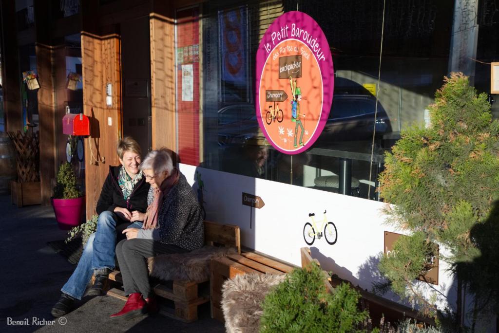 Backpacker Le Petit Baroudeur Hostel Champéry Екстериор снимка