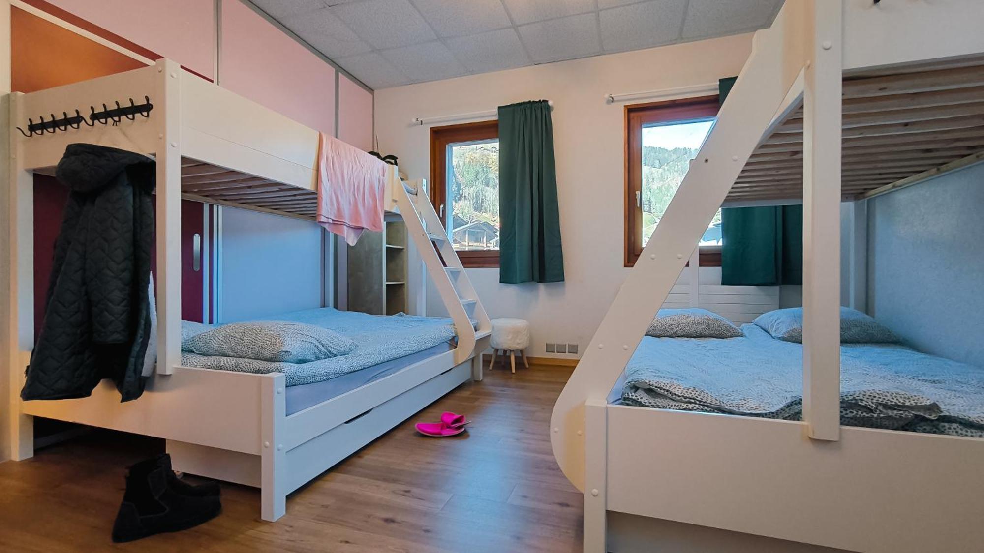 Backpacker Le Petit Baroudeur Hostel Champéry Екстериор снимка